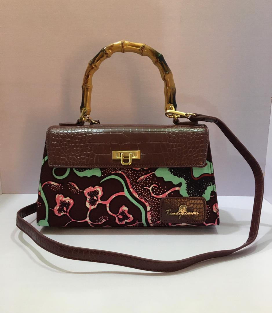 Gucci Floral Print Bamboo Handle Canvas Handbag – So Kriss Me